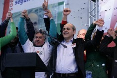 Em conveno, PV e PDT oficializam candidatura de Fruet